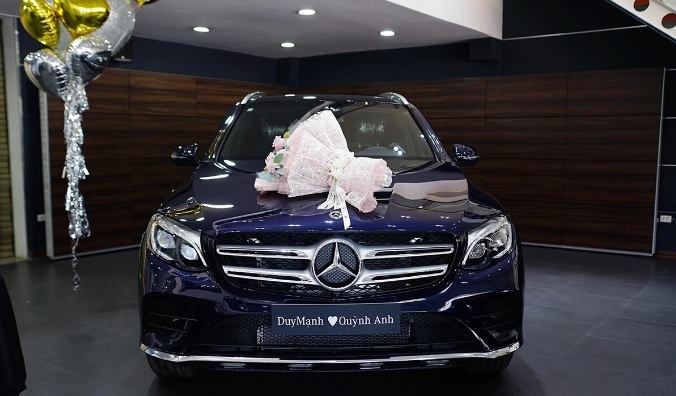 Cuộc sống như mơ của Duy Mạnh: Lái xe tiền tỷ, xài đồ hiệu, cưới vợ có gia thế khủng”-2