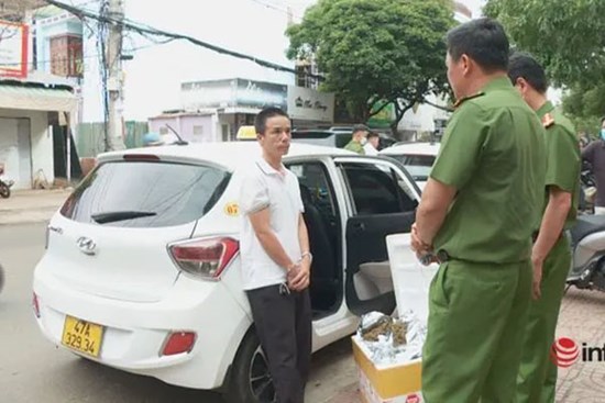 Liều lĩnh ''hóa trang'' 3kg cần sa thành trà atiso đỏ gửi qua bưu điện