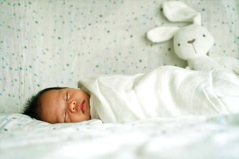 Trẻ sơ sinh hay giật mình khi ngủ và những hậu quả nghiêm trọng không phải ai cũng biết-2
