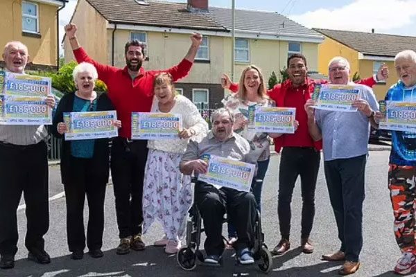 Hi hữu: Người đàn ông trúng số độc đắc hai lần trong 15 năm nhờ những con số giống hệt nhau-2