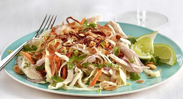 2 cách làm gỏi gà chua ngọt giải ngán cực hấp dẫn, chị em ăn nhiều cũng không lo tăng cân-3