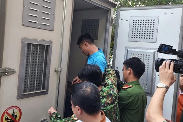 Triệu Quân Sự trả lại tiền cho bà bán chè trên đường trốn trại-3