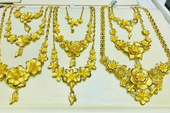 Giá vàng hôm nay 2/6: Vàng bật tăng sau cú tụt giảm