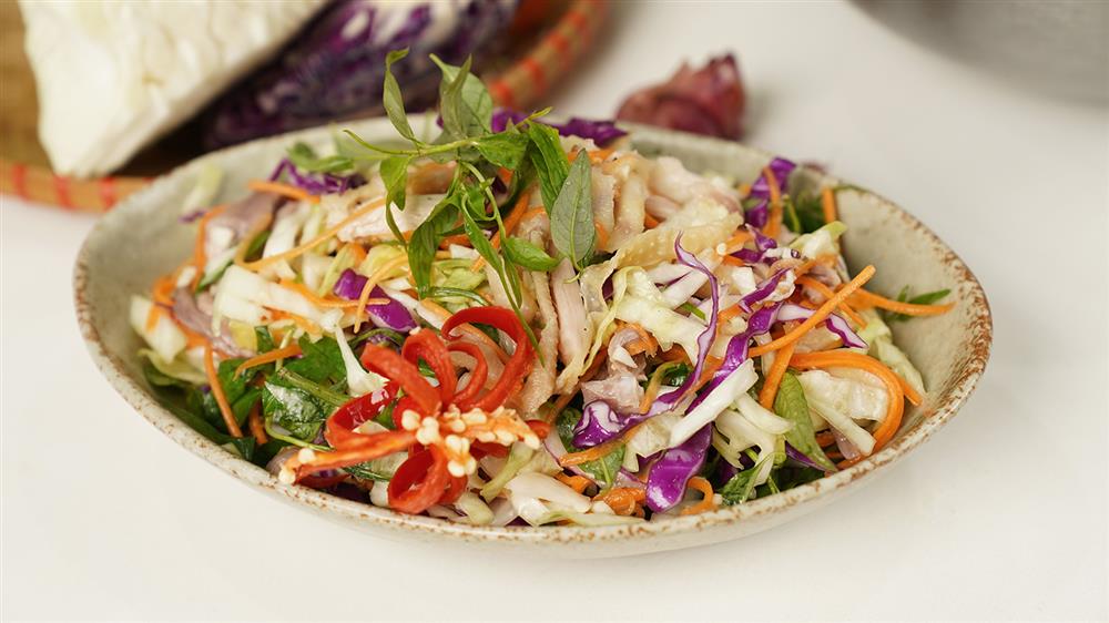 2 cách làm gỏi gà chua ngọt giải ngán cực hấp dẫn, chị em ăn nhiều cũng không lo tăng cân-5