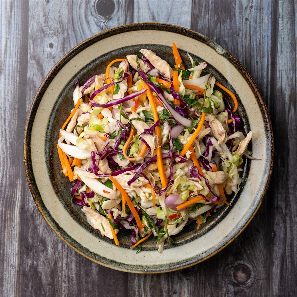 2 cách làm gỏi gà chua ngọt giải ngán cực hấp dẫn, chị em ăn nhiều cũng không lo tăng cân-4