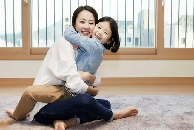 Những đứa trẻ xuất sắc thường được cha mẹ khen theo CÁCH này: Nghe đơn giản nhưng cực kỳ hiệu quả, nhiều người chưa biết-2