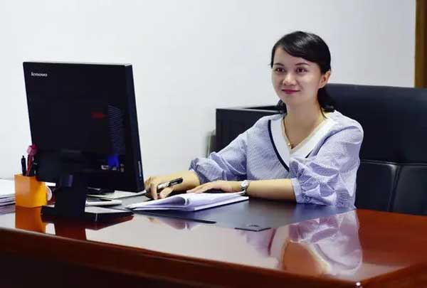 Cô bé nghèo miền núi với đôi mắt lấp lánh từng lay động trái tim người Trung Quốc: Một bức ảnh vô tình thay đổi cả cuộc đời-5