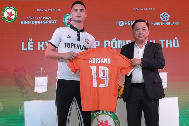 Danh tính cầu thủ Việt kiều hot nhất lúc này: Cao 1m85, cực kỳ điển trai, chờ đợi suốt 5 năm để được lên tuyển-3