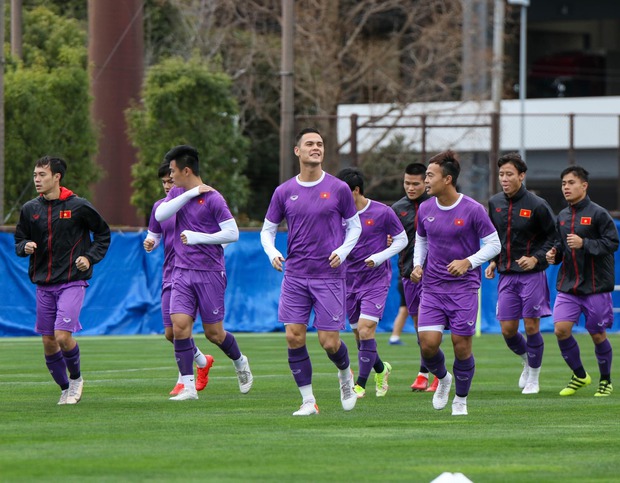 Danh tính cầu thủ Việt kiều hot nhất lúc này: Cao 1m85, cực kỳ điển trai, chờ đợi suốt 5 năm để được lên tuyển-9