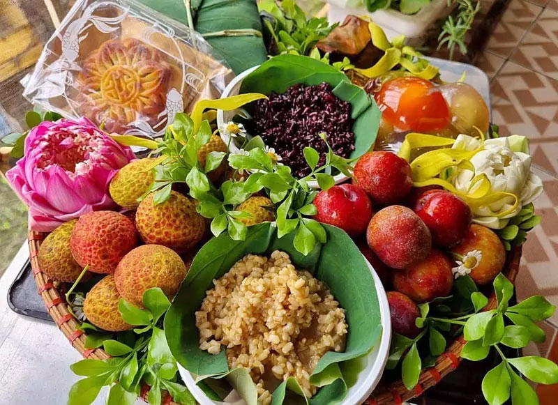 Đắt nhất chợ Tết Đoan ngọ, mâm lễ cơm rượu, trái cây gần 2 triệu đồng-2