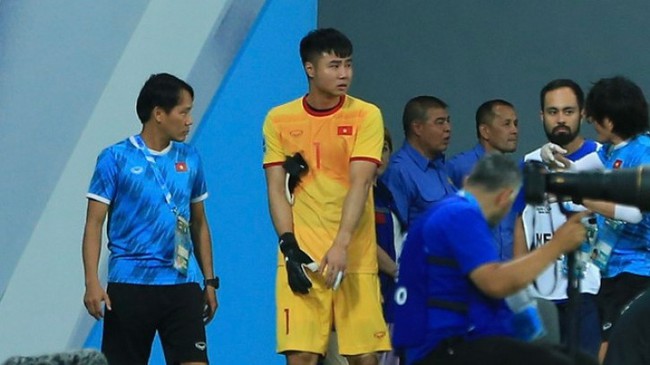 Thủ môn Văn Toản chấn thương nặng, nguy cơ chia tay VCK U23 châu Á 2022-2