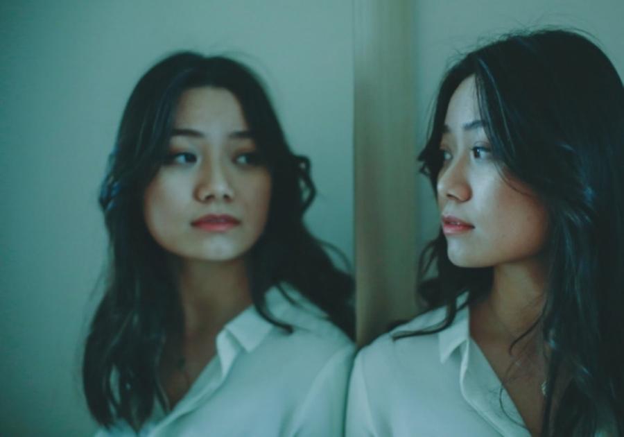 Ly hôn chồng tẩu tán sạch tài sản, 3 năm sau bố chồng cũ đến đưa thứ không tưởng-1