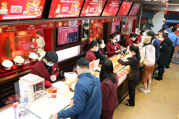 Giá vàng hôm nay 4/6: Suốt tuần đi lên, cuối tuần giữ đà tăng giá-2