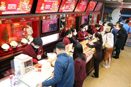 Giá vàng hôm nay 3/6: USD quay đầu giảm, vàng tăng dữ dội