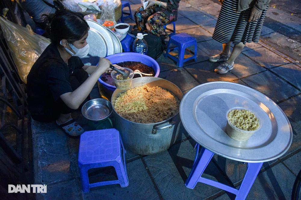 Ngôi làng thức giấc lúc 2h sáng bán đồ diệt sâu bọ ở Hà Nội-9