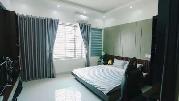 Tiền vệ Hoàng Đức lần đầu tiên khoe biệt thự ở quê nhà, dân tình choáng ngợp về độ giàu có-3