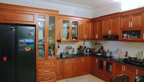 Tiền vệ Hoàng Đức lần đầu tiên khoe biệt thự ở quê nhà, dân tình choáng ngợp về độ giàu có-4