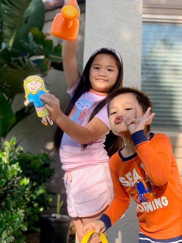 Diễn viên Diệu Hương viên mãn trong không gian ngập hoa và cây cối khi theo chồng sang Mỹ định cư-8