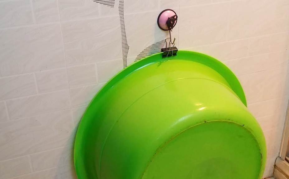 Đặt một chiếc kẹp trong nhà bếp và phòng tắm giúp tiết kiệm một khoản tiền mỗi năm, người thông minh sẽ làm theo ngay-16