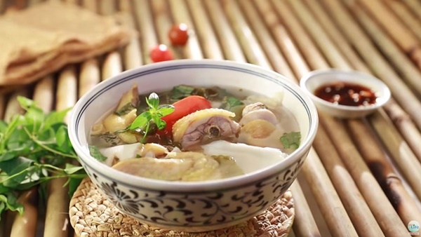 Cuối tuần mẹ đảm trổ tài nấu canh gà lá giang vị chua thanh mát, đậm đà, cả nhà ai cũng xuýt xoa khen ngon-3