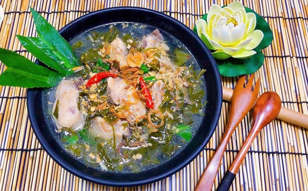 Cuối tuần mẹ đảm trổ tài nấu canh gà lá giang vị chua thanh mát, đậm đà, cả nhà ai cũng xuýt xoa khen ngon-4