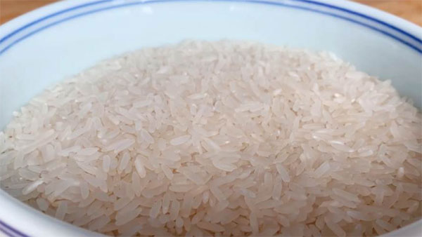 Đổ trứng vào cơm rồi nấu theo cách này, ăn cực lạ miệng, người già trẻ nhỏ đều mê-2