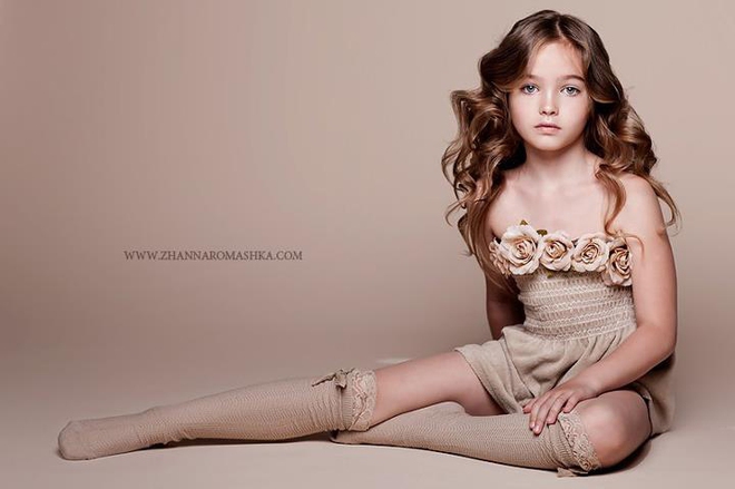 Được ví đẹp như tranh vẽ” với thần thái ngút ngàn, mẫu nhí đình đám một thời bây giờ ra sao?-1