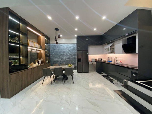 Cuộc sống mơ ước của Quế Ngọc Hải: Nhà phố 3 tầng, tậu xe Porsche bạc tỷ, cưới vợ hoa khôi-7