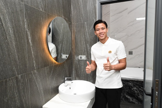 Cuộc sống mơ ước của Quế Ngọc Hải: Nhà phố 3 tầng, tậu xe Porsche bạc tỷ, cưới vợ hoa khôi-8