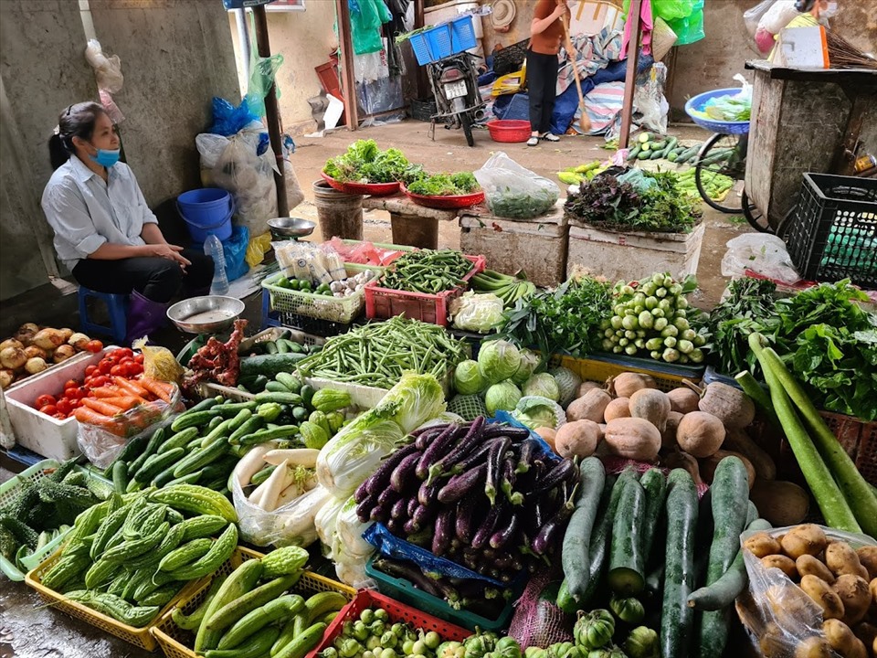Giá hàng hóa dịch vụ phi mã theo giá xăng, người dân trở tay không kịp-1
