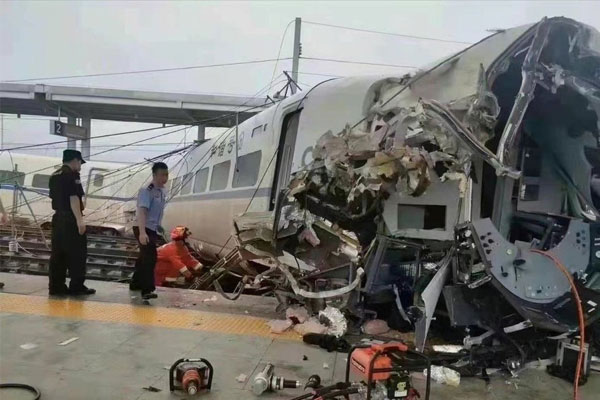 Trung Quốc: Tàu cao tốc gặp nạn nát đầu, lái tàu tử vong tại chỗ-1