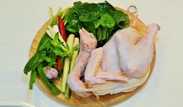 Cuối tuần mẹ đảm trổ tài nấu canh gà lá giang vị chua thanh mát, đậm đà, cả nhà ai cũng xuýt xoa khen ngon-2