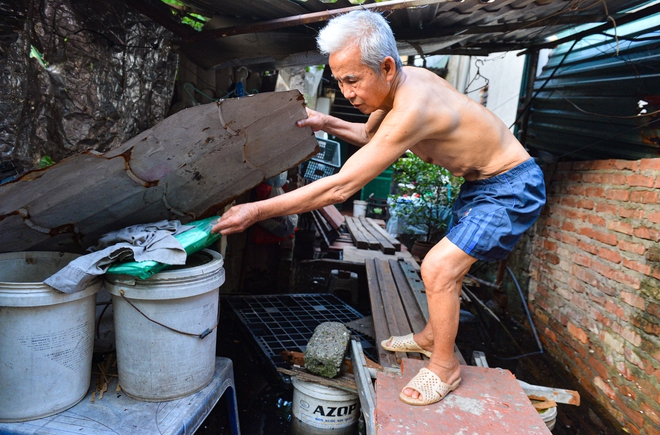 Hà Nội: Một tuần sau mưa lớn, cuộc sống của hàng trăm người dân ở quận Tây Hồ vẫn đảo lộn do ngập sâu-3