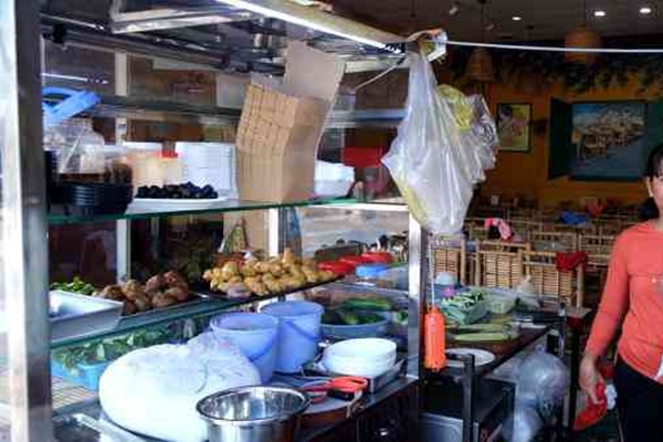 Nhiều quán ăn ở TP.HCM tính chuyện tăng giá vì hết ngưỡng chịu đựng-1