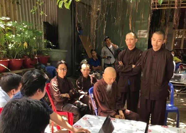 Lai lịch mù mờ” của 7 bị can ở Tịnh thất Bồng Lai”-6