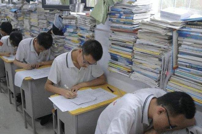 Đếm ngược đến kỳ thi đại học khốc liệt nhất thế giới: Nữ sinh uống thuốc hoãn kinh nguyệt để dự thi, gian lận thi cử bị phạt án hình sự-4