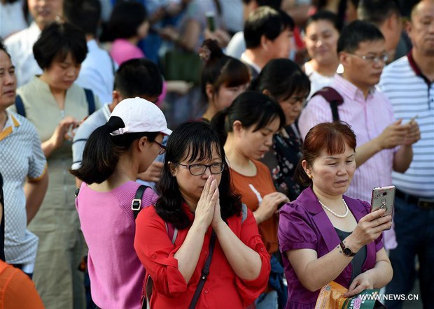 Đếm ngược đến kỳ thi đại học khốc liệt nhất thế giới: Nữ sinh uống thuốc hoãn kinh nguyệt để dự thi, gian lận thi cử bị phạt án hình sự-14