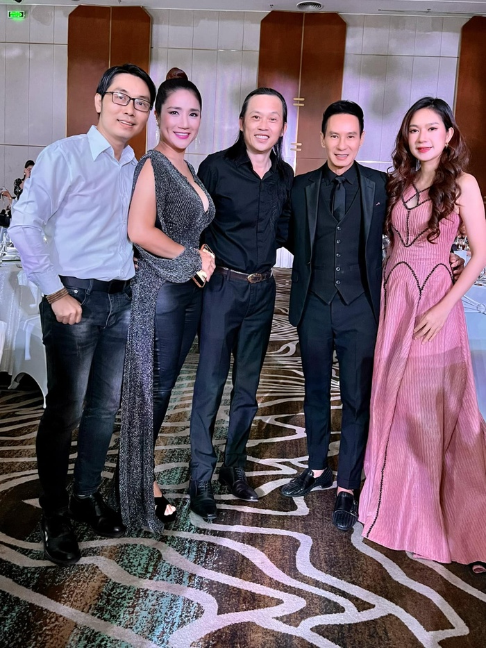 Kiều Minh Tuấn lần đầu lộ diện trước đám đông hậu ồn ào chia tay Cát Phượng: Thần thái điển trai hút hồn
