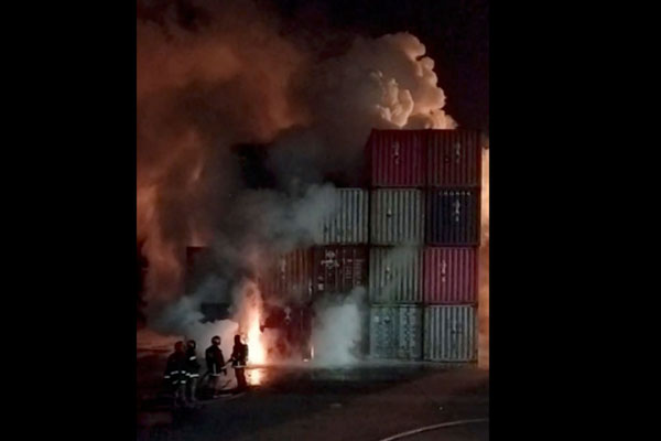 35 người thiệt mạng, hơn 450 người bị thương trong vụ cháy kho chứa container ở Bangladesh-1
