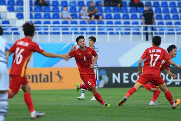 Vợ sắp cưới của Vũ Tiến Long (U23 Việt Nam) tủi thân khi chồng xa nhà, tiết lộ về thời điểm đăng ký kết hôn-5