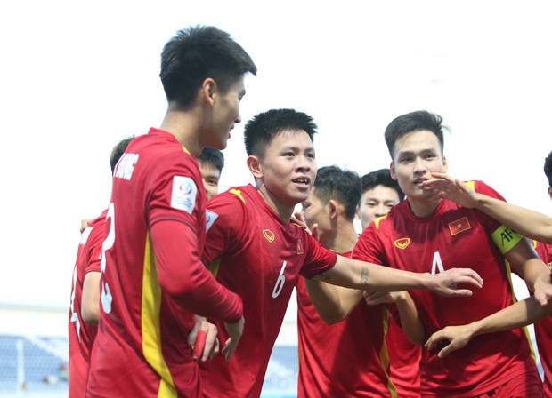 Khoảnh khắc ăn mừng đầy cảm xúc khi Vũ Tiến Long ghi bàn vào lưới U23 Hàn Quốc-5