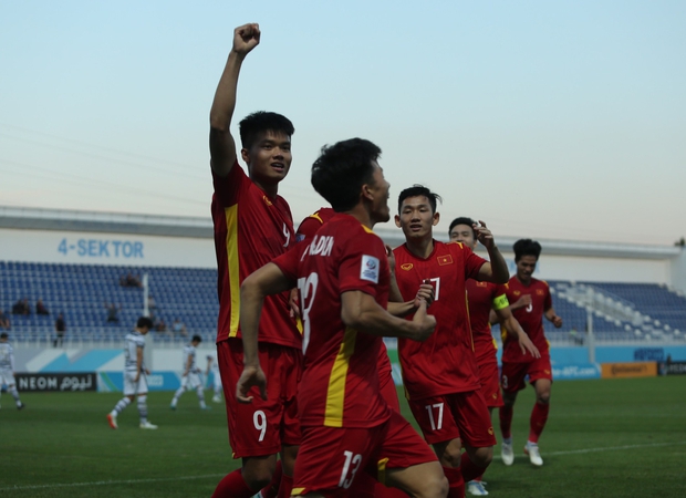 Khoảnh khắc ăn mừng đầy cảm xúc khi Vũ Tiến Long ghi bàn vào lưới U23 Hàn Quốc-7