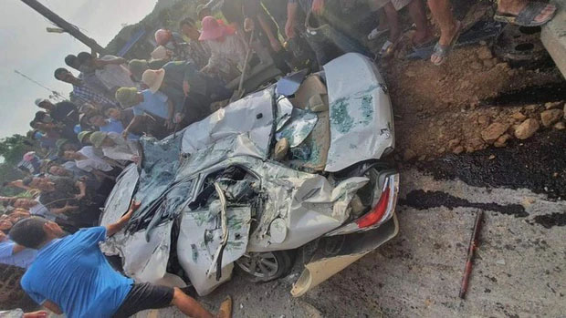 Thanh Hoá: Những chi tiết trùng hợp vụ tai nạn xe tải đè bẹp xe con làm 3 người chết-2