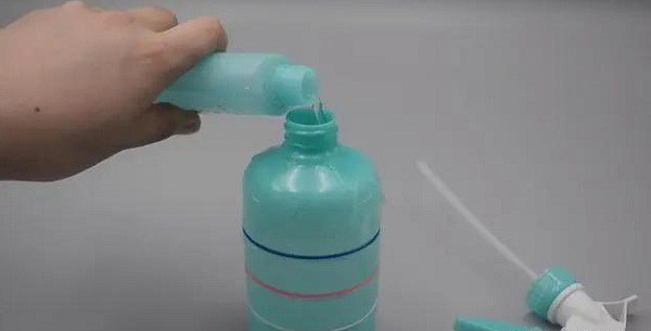Cách vệ sinh quạt không cần dùng nước hay tháo khung, sau 10 phút là sạch sẽ không còn bụi-1