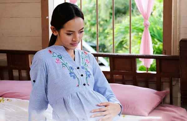 Ở cữ mẹ chồng khắc nghiệt cho ăn đói, nhìn bát cơm của bà tôi khóc lả biết nguyên do-1