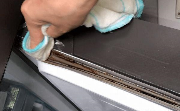 Hòa kem đánh răng vào rượu trắng, giải quyết ngay nhiều vấn đề khó nhằn trong nhà-5