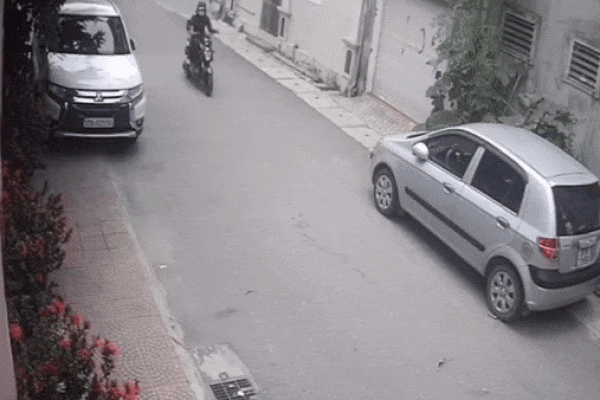 Va chạm giao thông, người phụ nữ suýt ngủ quên giữa đường