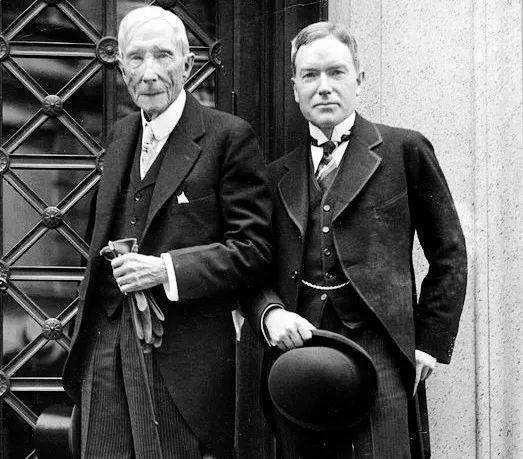 Tỷ phú giàu nhất lịch sử nước Mỹ dặn con: Đừng dại mà kết giao với người có 3 tật xấu này, kẻo kéo nhau thụt lùi-3