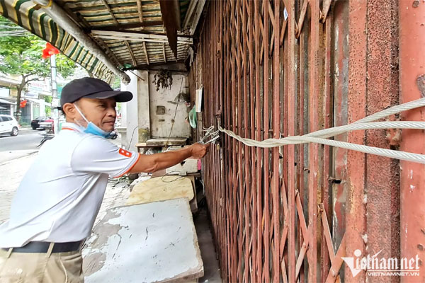 Cháy lớn bãi xe ở TP.HCM-6