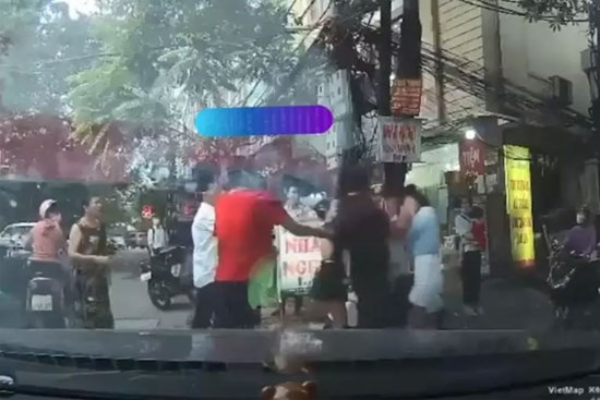 Nữ tài xế đang mang thai bị hành hung ở Hà Nội không chấp nhận hoà giải